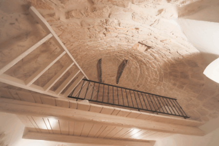 Soffitto con scala trullo Artemis.